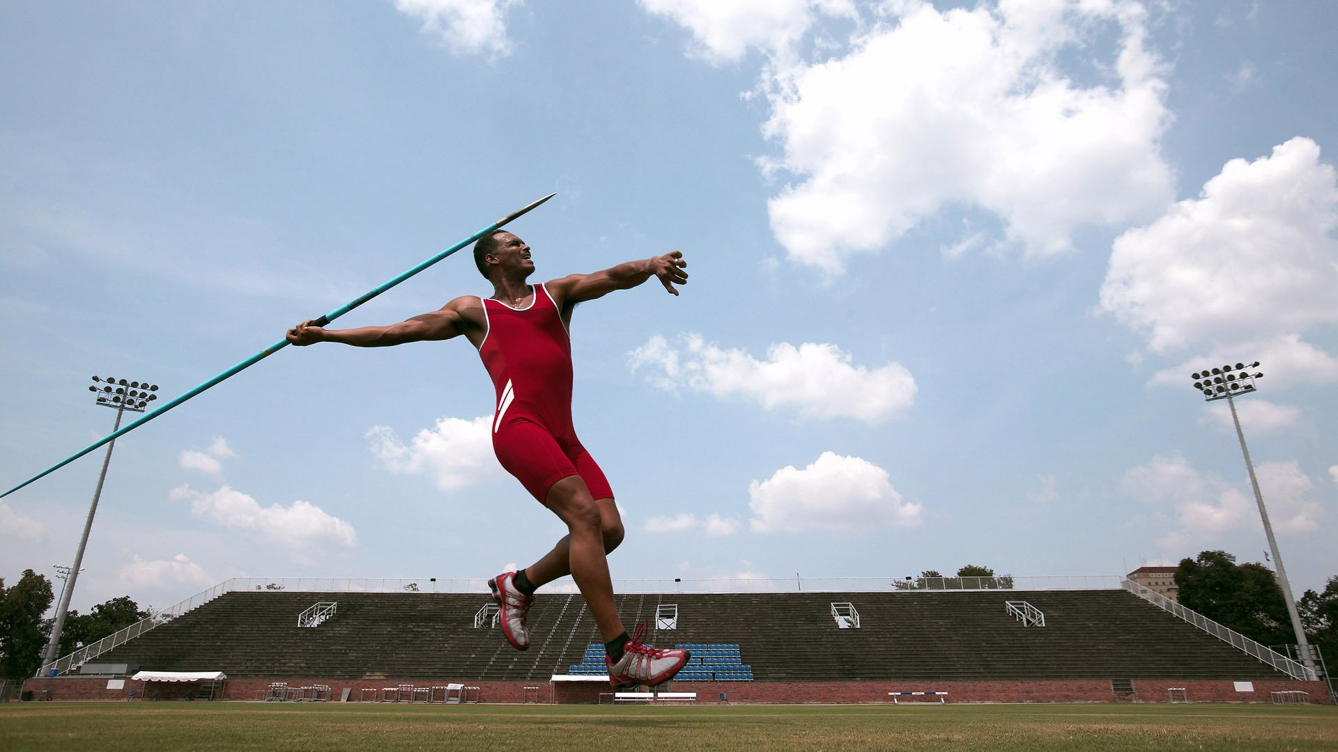 开云入口-泰国选手勇往直前，取得胜利，泰国队以184个淘汰